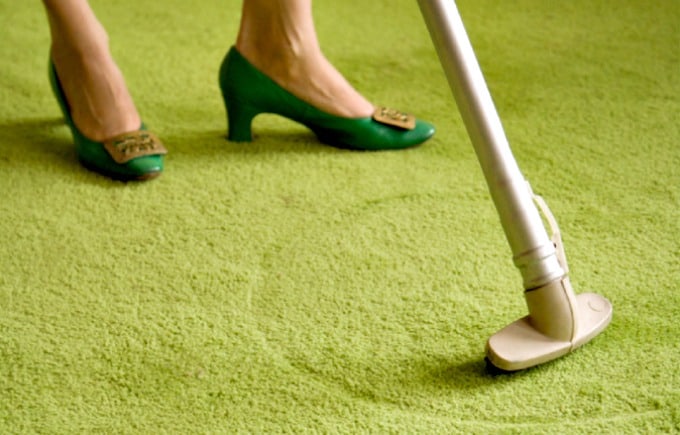 Mitos de limpieza de antaño reventados: no aspirar con frecuencia puede arruinar su alfombra