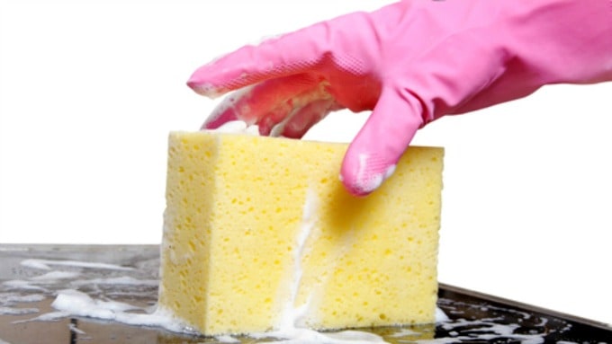 Mitos de limpieza de antaño reventados - Demasiado jabón ensucia las superficies